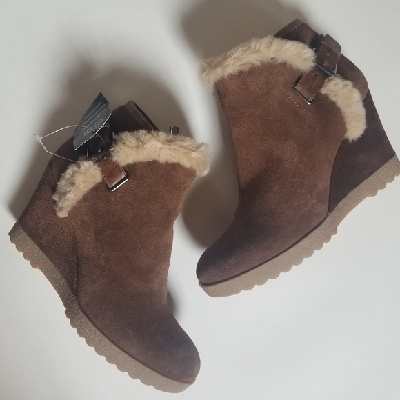 AQUATALIA Christa Suede Ankle Weatherproof Booties in Chestnut, Size 7 1/2 - Picture 5 of 7